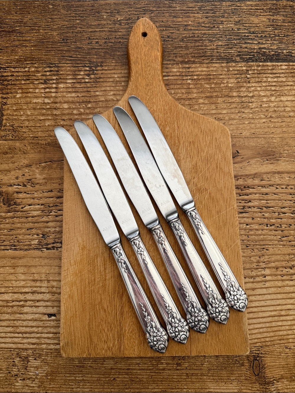 VTG | National Silver Co Rose & Leaf Dinner Knives Set of 5